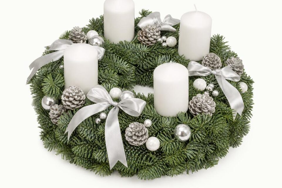 Modern White & Silver Advent Wreath (approx. Ø 30 cm)
